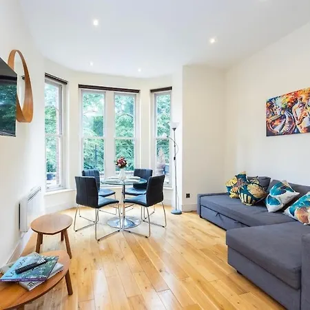 Comfy 2-Bed Flat On Upper St - Next To Tube Apartment